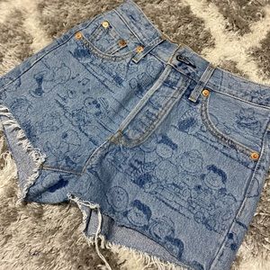 Levi’s 501 PEANUT shorts size 23